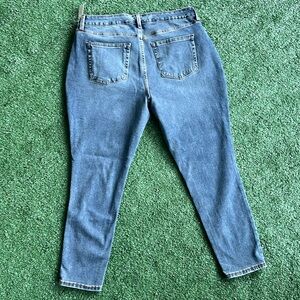 Time And Tru size 16 SHORT.